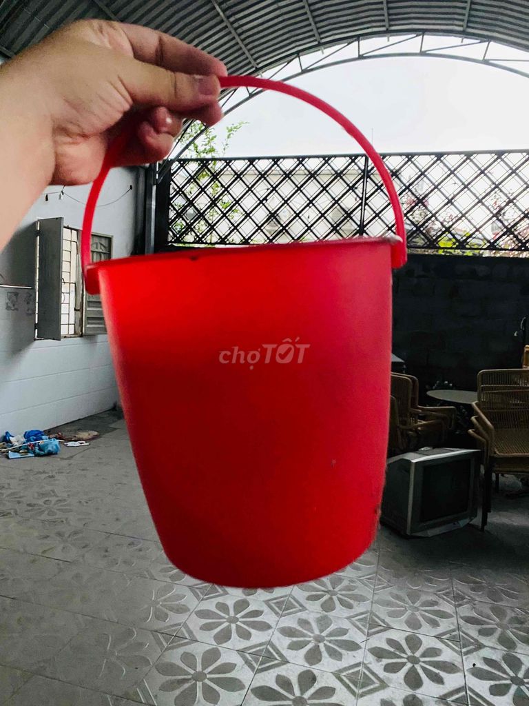 Xô đá nhựa Đỏ đã qua sử dụng. Mua bán Dụng cụ nhà bếp tại Huyện Củ Chi Tp Hồ Chí Minh được đăng bởi Võ Thuý hình 1