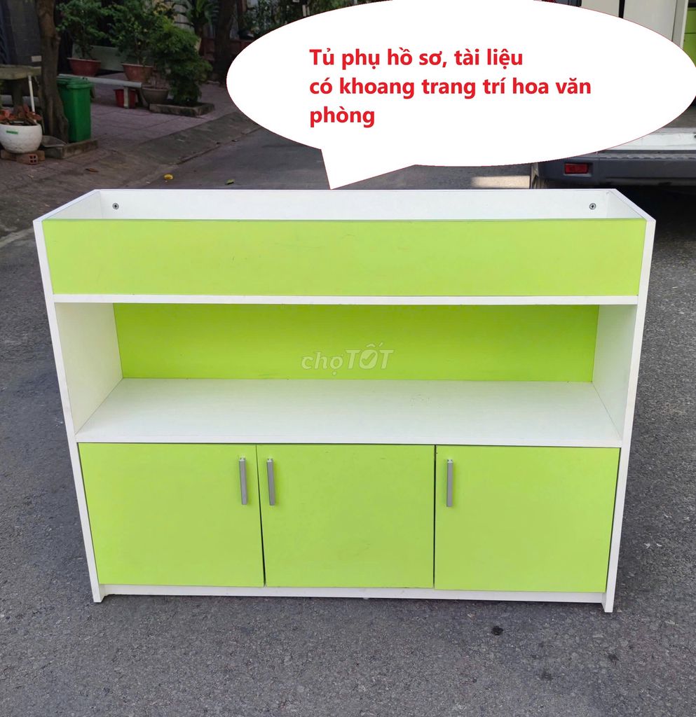 Tủ hồ sơ gỗ văn phòng có hộc trang trí cây như mới. Mua bán Đồ dùng văn phòng tại Quận Bình Thạnh Tp Hồ Chí Minh được đăng bởi Thanh lý Nội thất giá sỉ hình 1