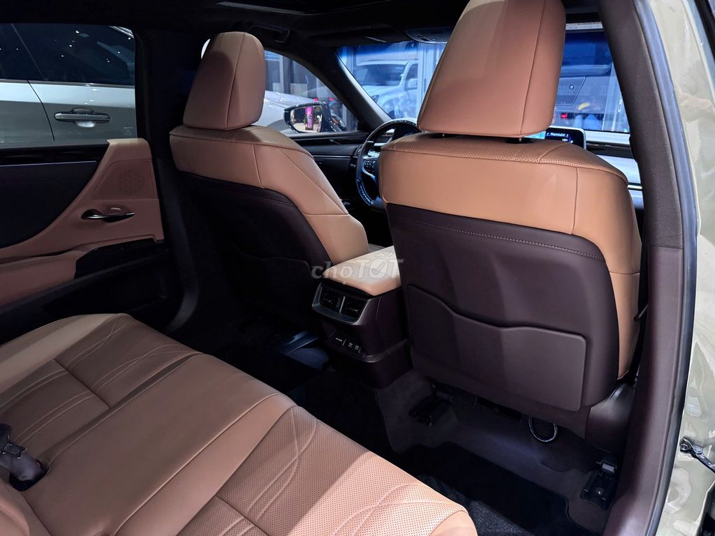 Lexus ES 250 2021  - 29000 km. Mua bán Ô tô tại Quận Gò Vấp Tp Hồ Chí Minh được đăng bởi Sĩ Minh hình 8