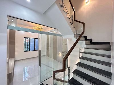 Mình muốn bán nhà 4 tầng độc lập