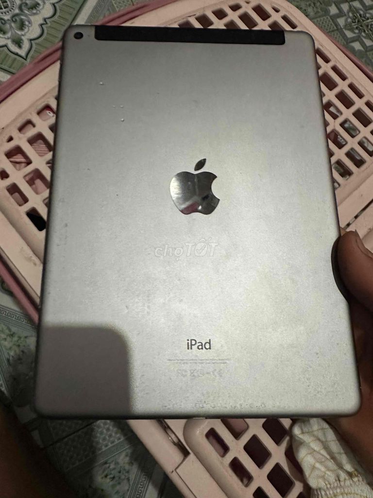 Máy tính bảng Apple iPad Bạc Hỏng màn hình. Mua bán Máy tính bảng tại Thành Phố Đồng Hới Quảng Bình được đăng bởi Vo Manh Toan hình 1