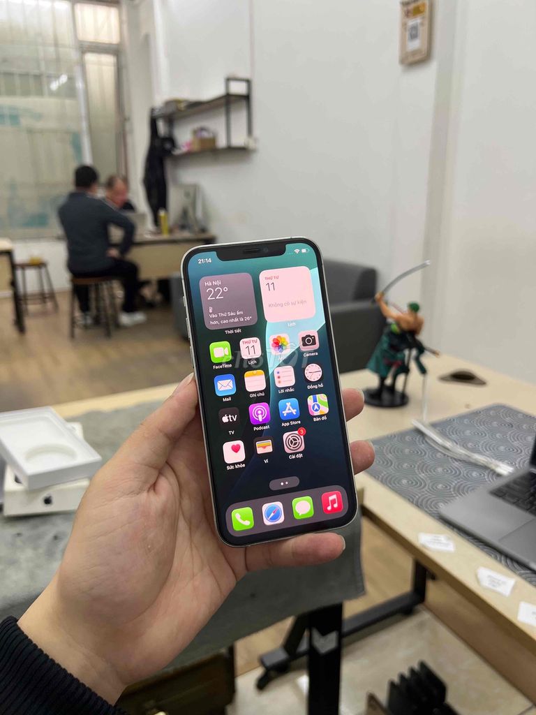 iPhone 12 Pro Trắng QTE 256G Main Màn Zin Full CN. Mua bán Điện thoại tại Quận Đống Đa Hà Nội được đăng bởi Hà Nội Mobile Bao Duyệt Nợ Xấu hình 1