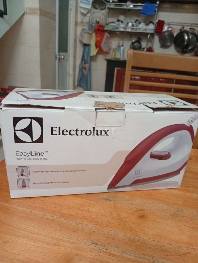 Bàn ủi hơi nước Electrolux EDI1004. Mua bán Nội thất, đồ gia dụng khác tại Thành phố Dĩ An Bình Dương được đăng bởi Nghĩa Nguyễn hình 1