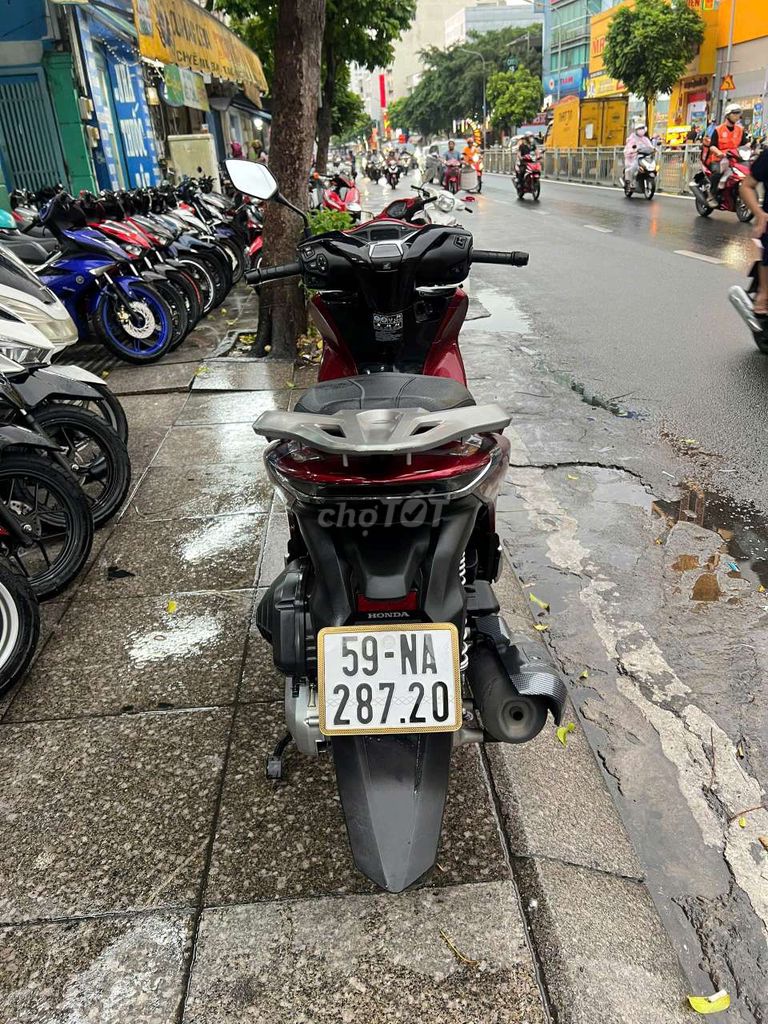 Honda SH 125 ABS 2024 Красный новый 99%