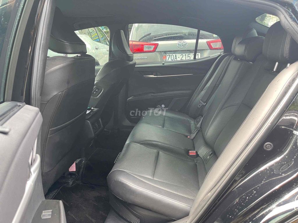 Toyota Camry 2.5HEV-MiD 2025 черный, пробег 36 000 км