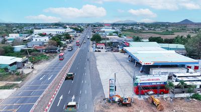 CHO THUÊ BẢNG QUẢNG CÁO NGOÀI TRỜI - [QL1A, Hàm Thuận Nam, Bình Thuận]. Cho thuê văn phòng, mặt bằng kinh doanh tại Huyện Hàm Thuận Nam Bình Thuận được đăng bởi Linhh