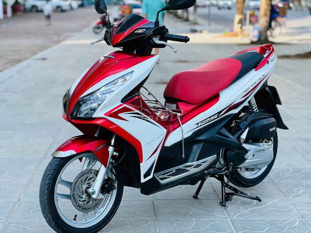 Honda Air Blade 125fi Красно-белая оригинальная