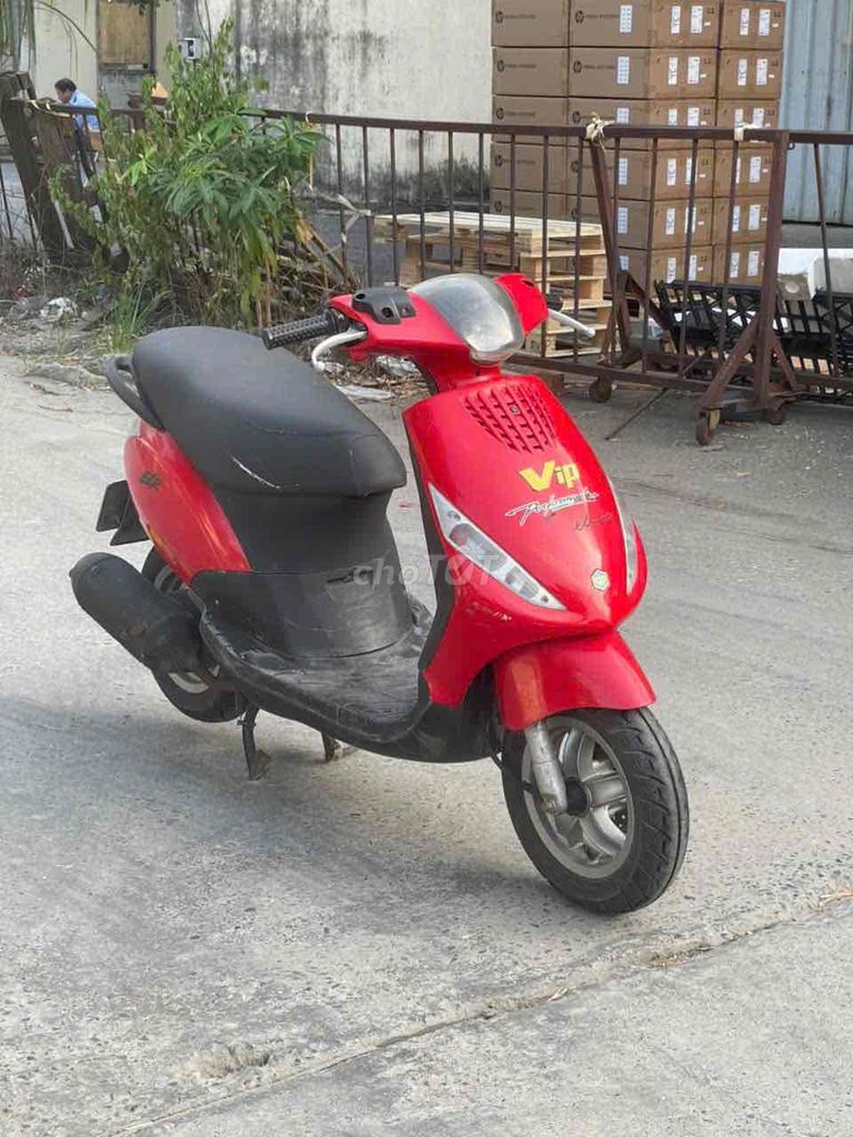 Красная молния Piaggio