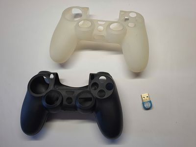 2 tay cầm playstation mới 95%, tặng bọc silicon. Mua bán Thiết bị chơi game tại Thành phố Thủ Đức Tp Hồ Chí Minh được đăng bởi Trần Minh Nhật