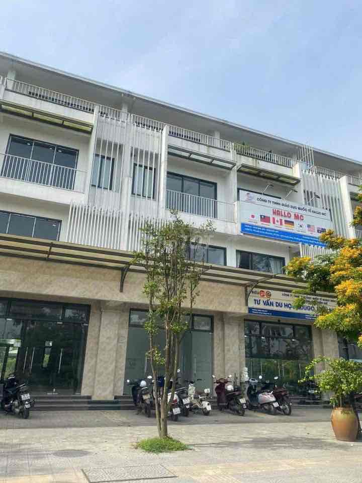 cho thuê mặt bằng nguyên căn 4 tầng mới đẹp