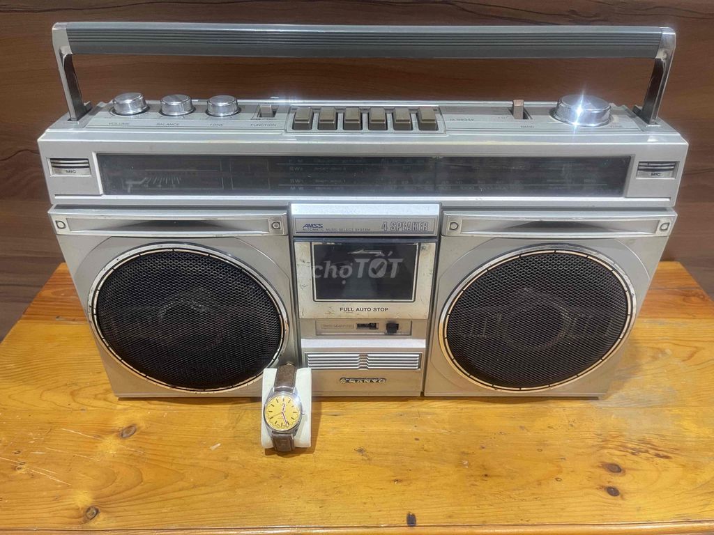 Tivi Sanyo Cassette Bạc