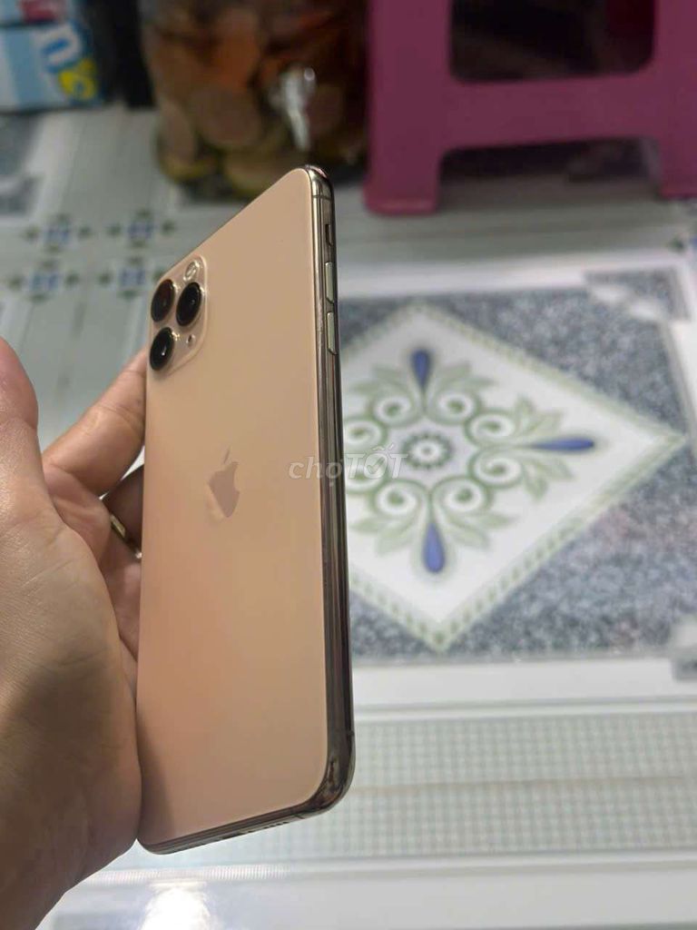 iPhone 11 Pro Max Vàng Đã qua sử dụng. Mua bán Điện thoại tại Huyện Đức Hòa Long An được đăng bởi Nguyễn Khánh Luân hình 1