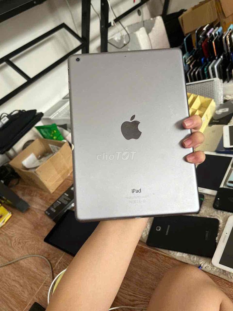 ipad air,32g,sài wifi,ios12.,icl hiện. Mua bán Máy tính bảng tại Thành phố Thủ Dầu Một Bình Dương được đăng bởi Phước Mobile hình 1