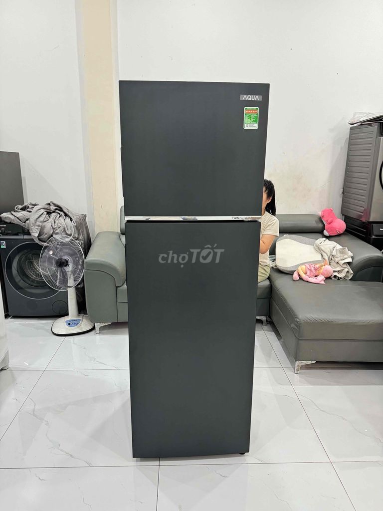 Thanh lý tủ lạnh aqua 283l inverter,hàng trưng bày