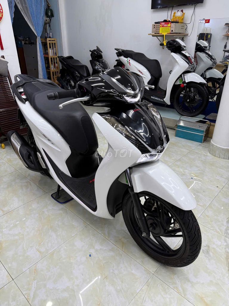 💝𝑺𝑯 𝟭𝟮𝟱 𝑪𝑩𝗦 𝗠𝗔̀𝗨 𝗧𝗥𝗔̆́𝗡𝗚 ÚP ĐẦU ĐÈN MẶC NẠ SH 350. Mua bán Xe máy tại Thành phố Vũng Tàu Bà Rịa - Vũng Tàu được đăng bởi XE MÁY BẢO THANH  TPVŨNG TÀU hình 3