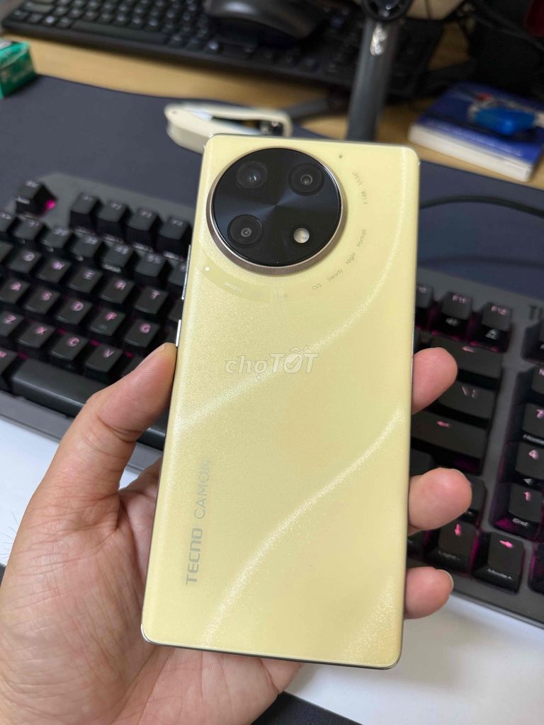 Tecno Camon 30s Vàng Như mới. Mua bán Điện thoại tại Quận Hoàng Mai Hà Nội được đăng bởi minh binh hình 1