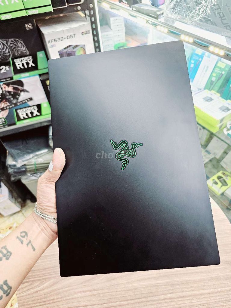 Razer Blade 15 I7 12800H 15.6 inch 16G/512G. Mua bán Laptop tại Quận Hai Bà Trưng Hà Nội được đăng bởi NGUYỄN QUỐC TOẢN hình 1