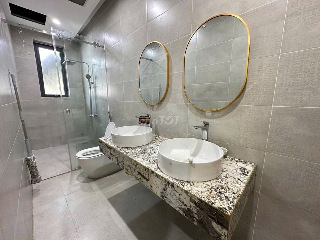 Меблированный дом с тремя спальнями в районе Đảo VIP — фото 6