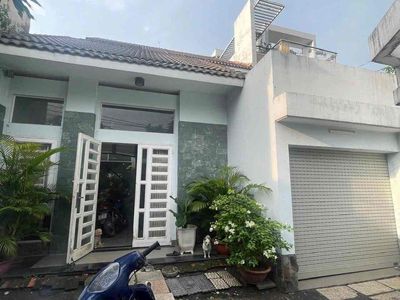 Rent · 4 bd · 240 м² · Quận 12