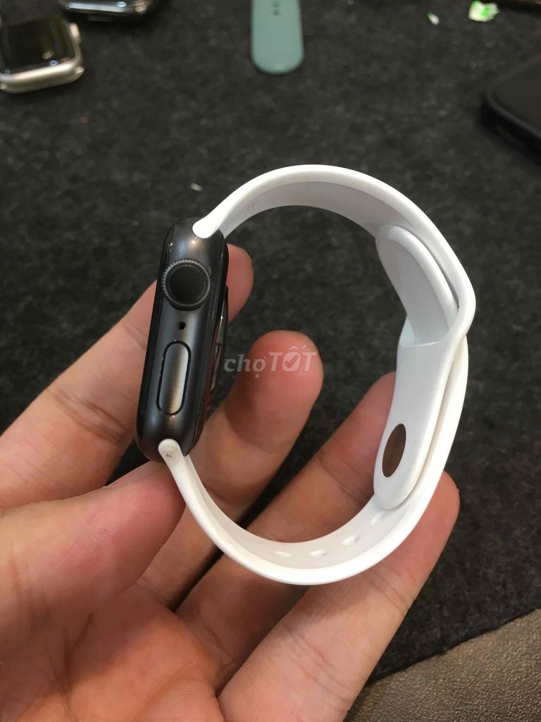 Apple watch Series 5 40mm nhôm đen gps