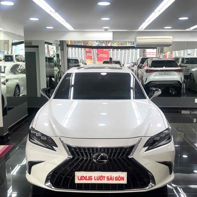 Lexus ES 2023 300h - 20000 km. Mua bán Ô tô tại Quận 1 Tp Hồ Chí Minh được đăng bởi Phan Quốc Lexus