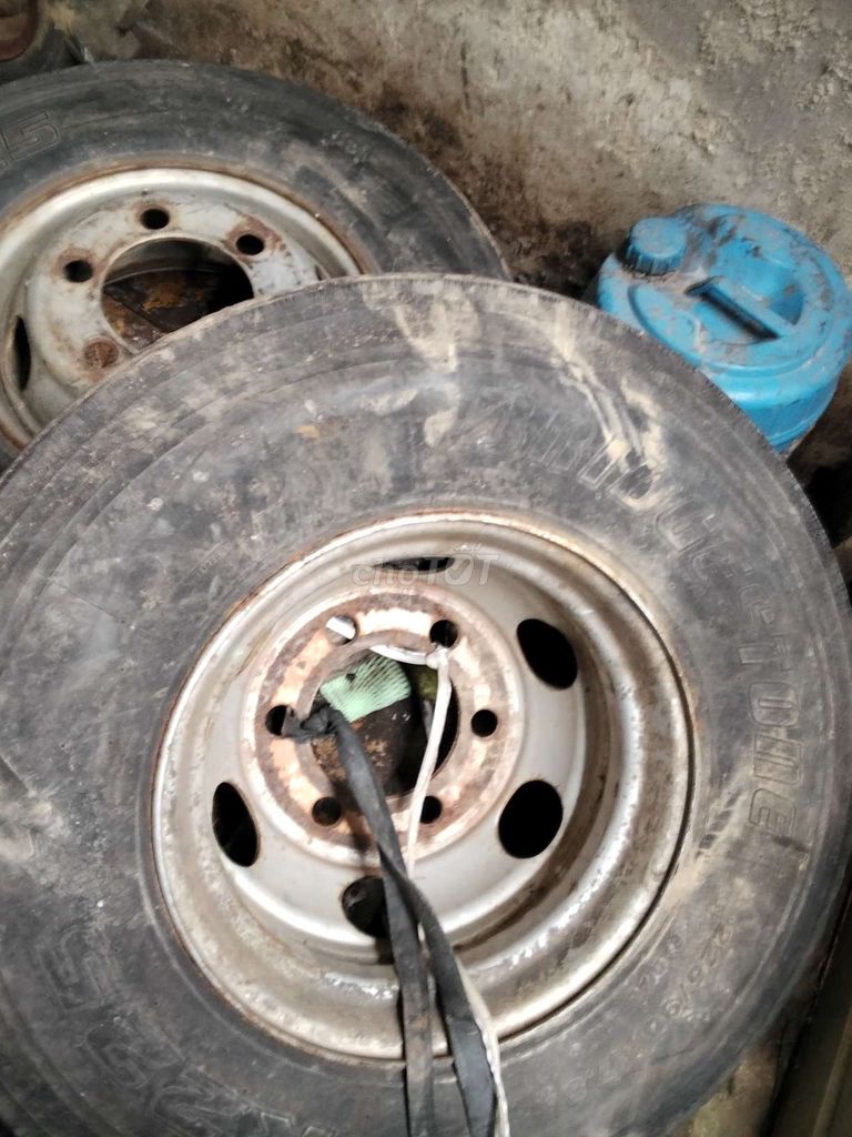 Lốp xe mam xe để chặt nhà cần bán gấp. Mua bán Phụ tùng xe tại Huyện Bến Lức Long An được đăng bởi Linh Lieu hình 11