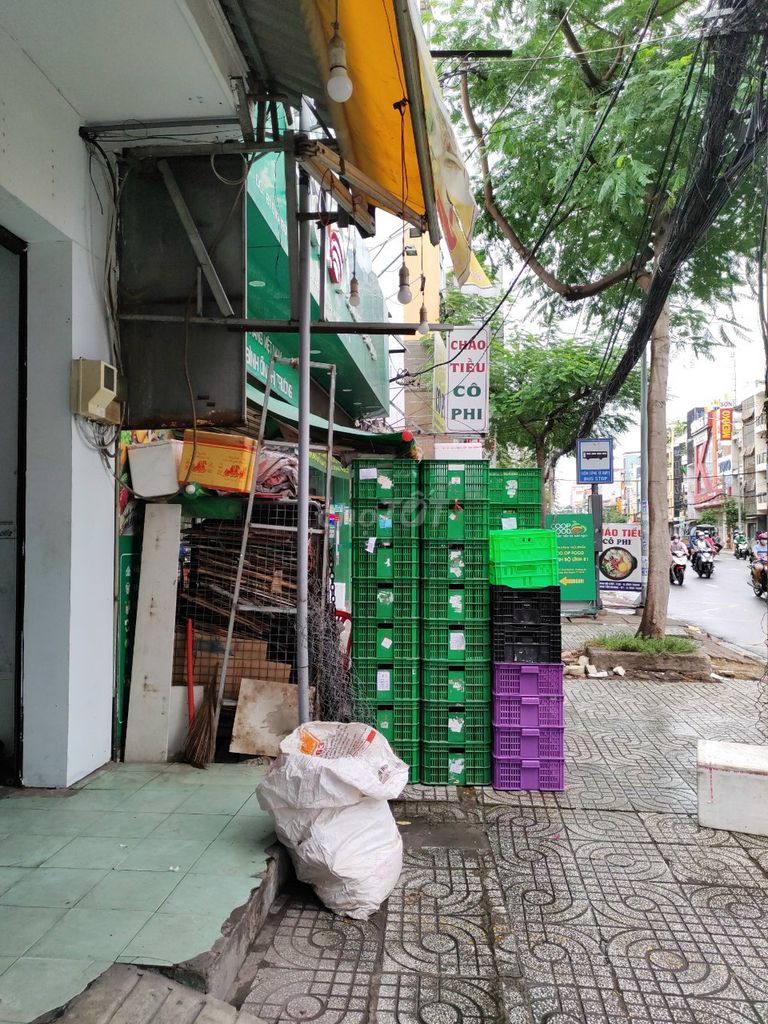 mặt bằng, mặt tiền đường lớn Đinh Bộ Lĩnh, gần bến xe Miền Đông