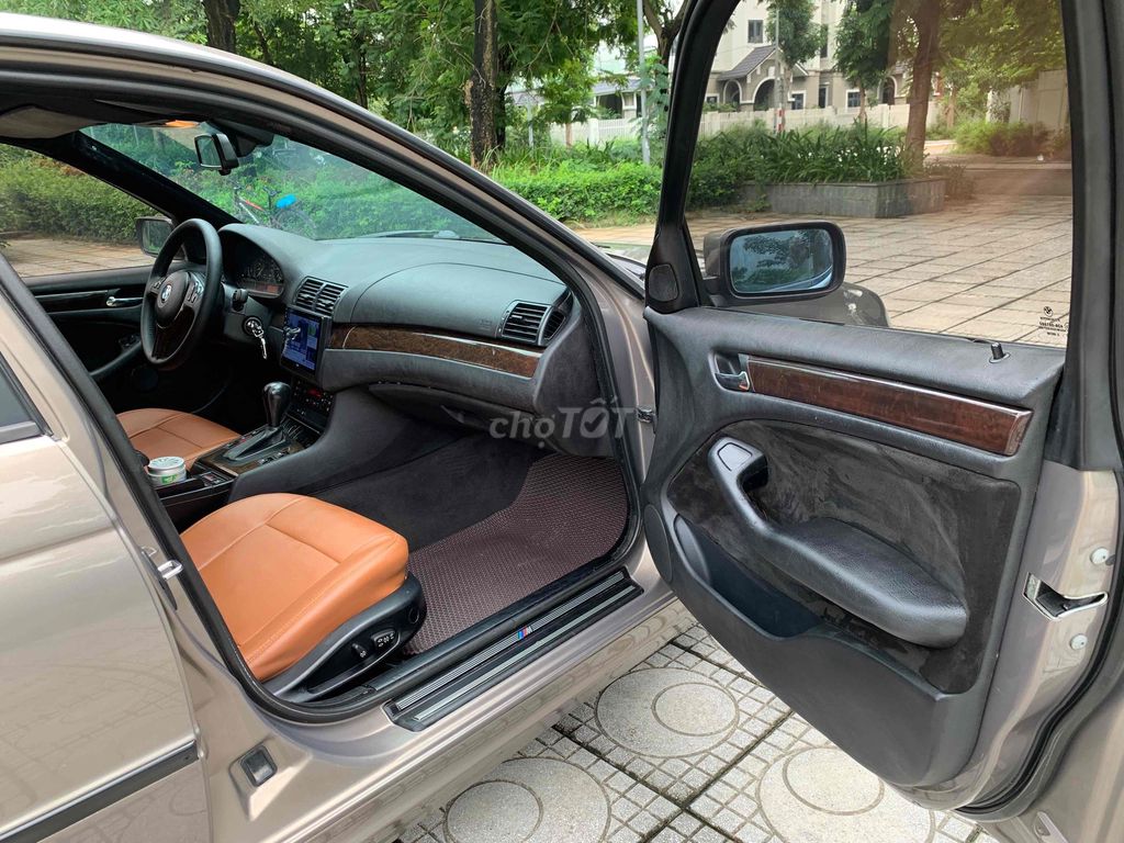 Em cần bán BMW 318 2.0 bản sport máy số đại chất. Mua bán Ô tô tại Quận Hà Đông Hà Nội được đăng bởi Vạn Phúc hình 4