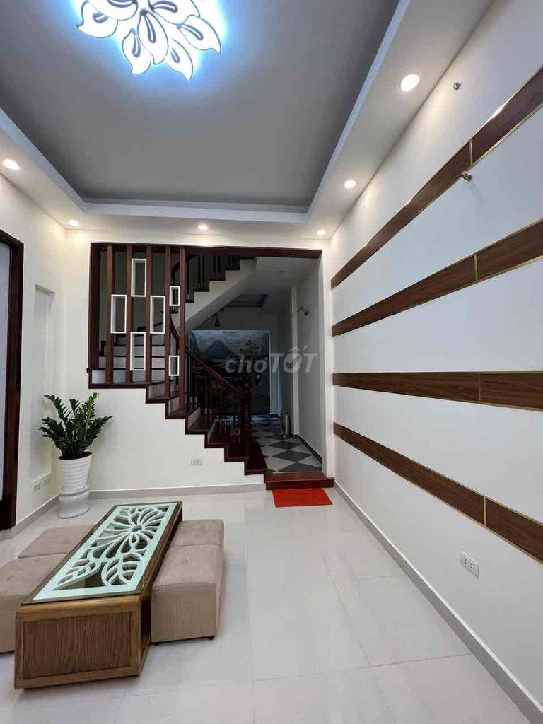 Cho thuê nhà riêng Hoa Bằng. DT 50m2, 4 tầng. Mới. 18 triệu(tháng)