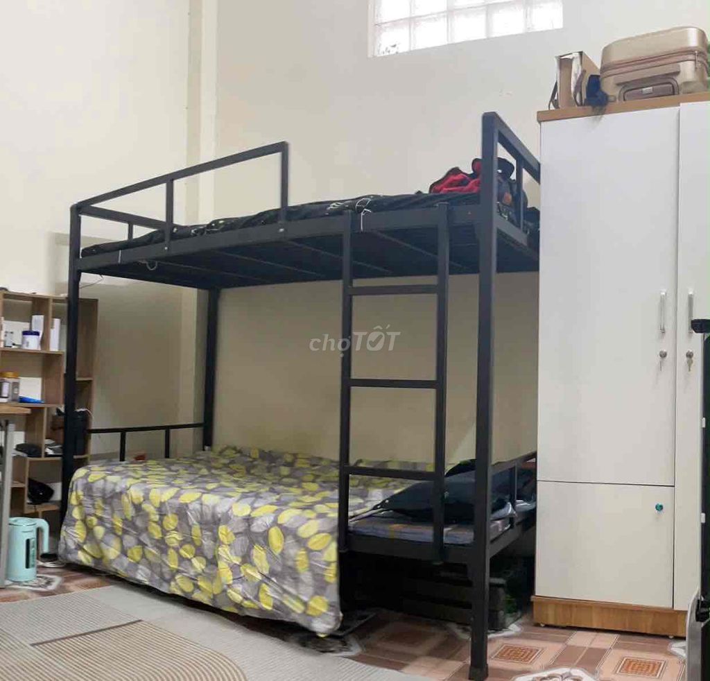 Giường tầng Kim loại Đen 1.1m x 1.9m Còn mới. Mua bán Giường, chăn ga gối nệm tại Quận Cầu Giấy Hà Nội được đăng bởi Chị Hà hình 1