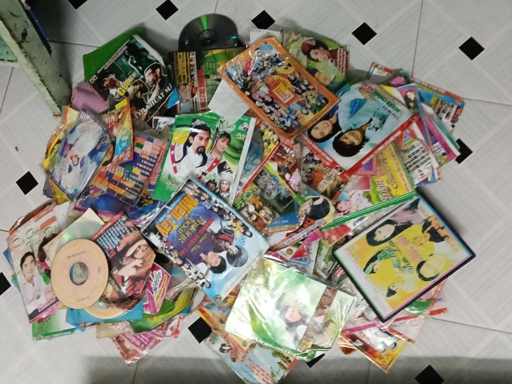 Đĩa CD/DVD 300 chiếc. Mua bán Sở thích khác tại Quận Tân Phú Tp Hồ Chí Minh được đăng bởi Đam luyen hình 1