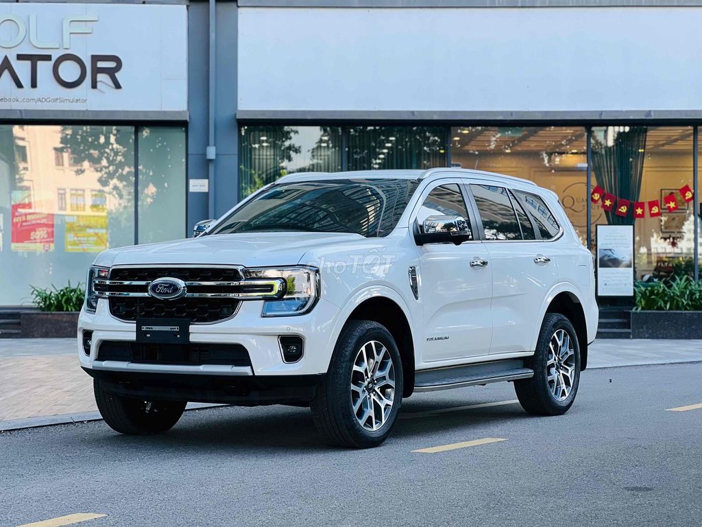 Ford Everest 2023 Titanium 2.0L 4x2 AT - 40000 km. Mua bán Ô tô tại Huyện Đan Phượng Hà Nội được đăng bởi Huy Trungg hình 2