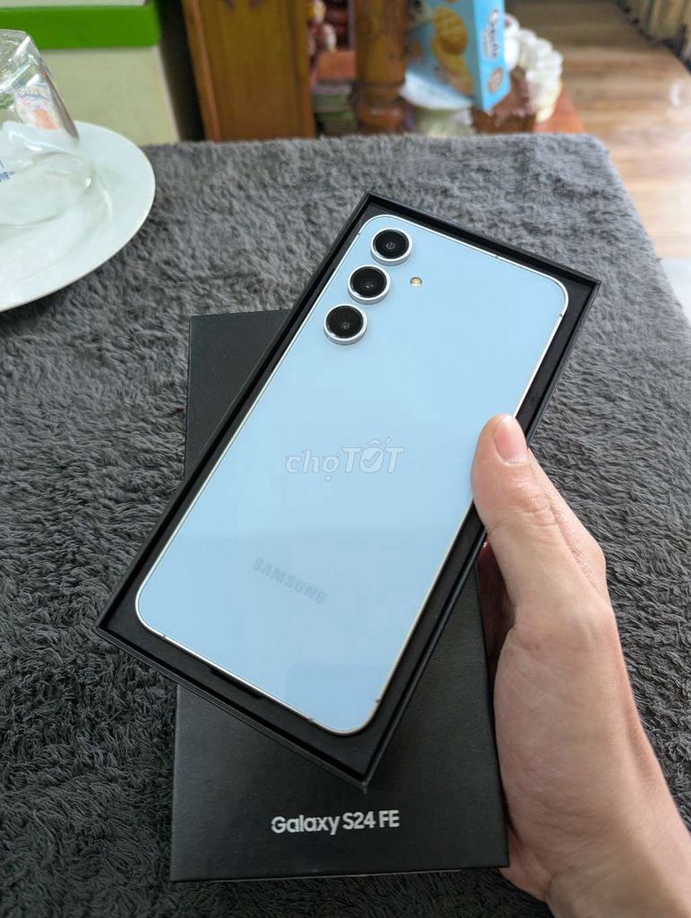 Samsung Galaxy S24 FE VNA 8GB/128GB đẹp như mới . Mua bán Điện thoại tại Quận Hải Châu Đà Nẵng được đăng bởi thắng hình 1