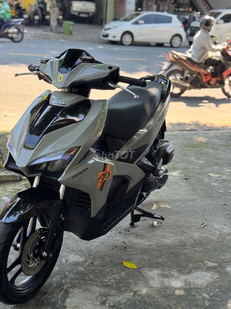 Honda Air Blade (помощь в погашении государственного долга)