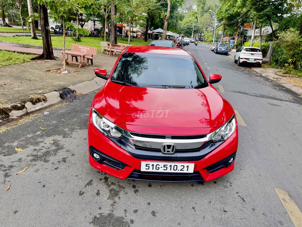 Honda Civic 1.8E Vin 2018 màu đỏ xe cực mới