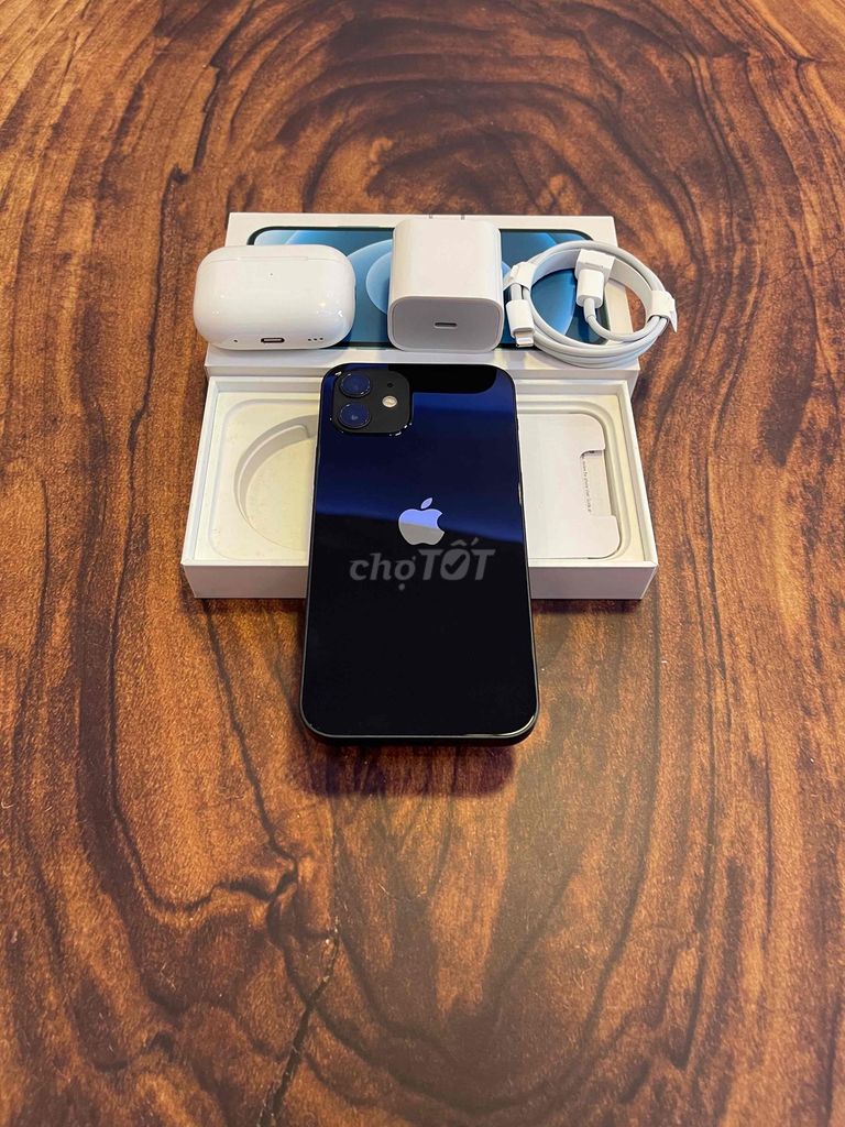 iPhone 12 128G QTế Xài Kỹ Giữ Mới Pin Còn 93%. Mua bán Điện thoại tại Quận 3 Tp Hồ Chí Minh được đăng bởi Hủ Tiền May Mắn hình 1