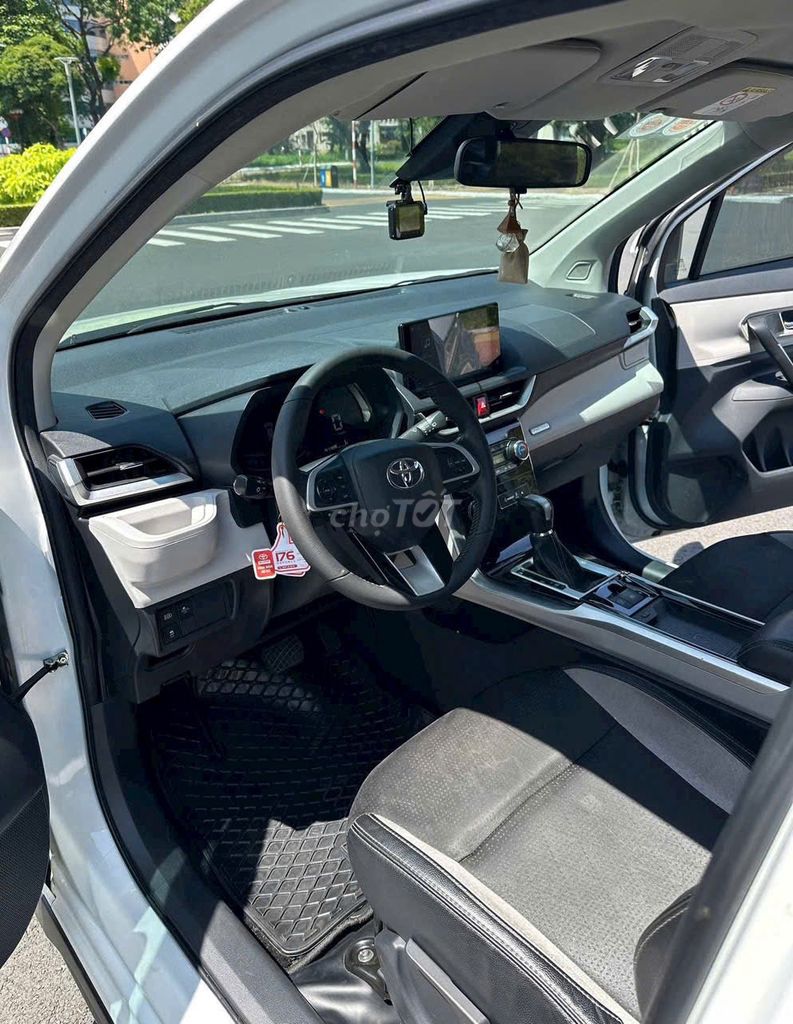 Toyota Veloz Cross 2022 CVT Top hỗ trợ ngân hàng. Mua bán Ô tô tại Thành phố Thủ Dầu Một Bình Dương được đăng bởi Oto An Suong hình 11