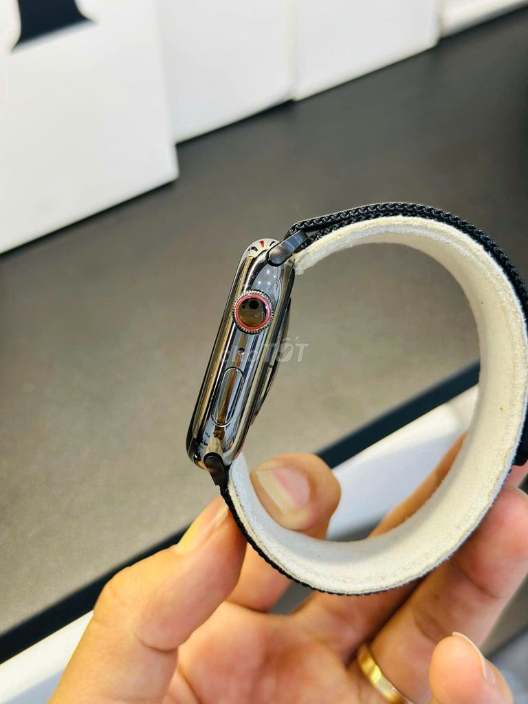 Apple Watch S7 Thép Graphite 45 mm