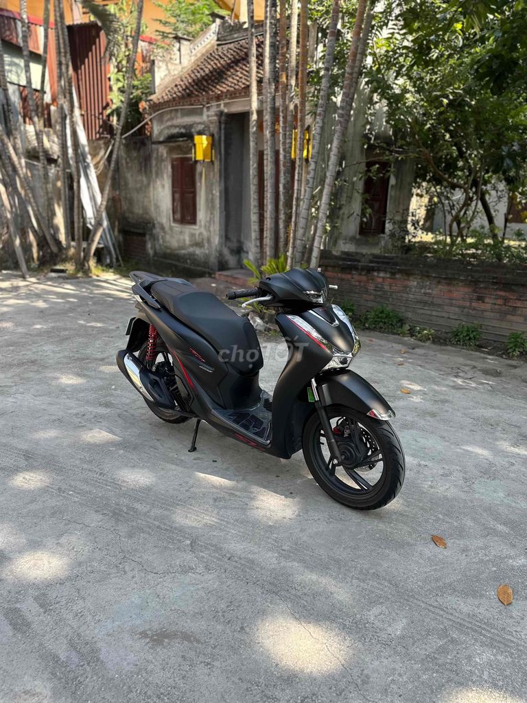 Honda SH 160 ABS 2024 Đen 6000 km. Mua bán Xe máy tại Quận Lê Chân Hải Phòng được đăng bởi Nguyễn Thế Hiếu hình 6