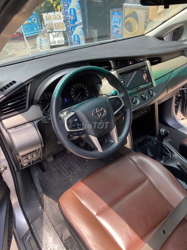 Toyota Innova 2017 2.0E - 100000 km. Mua bán Ô tô tại Quận 8 Tp Hồ Chí Minh được đăng bởi Văn Phát hình 5
