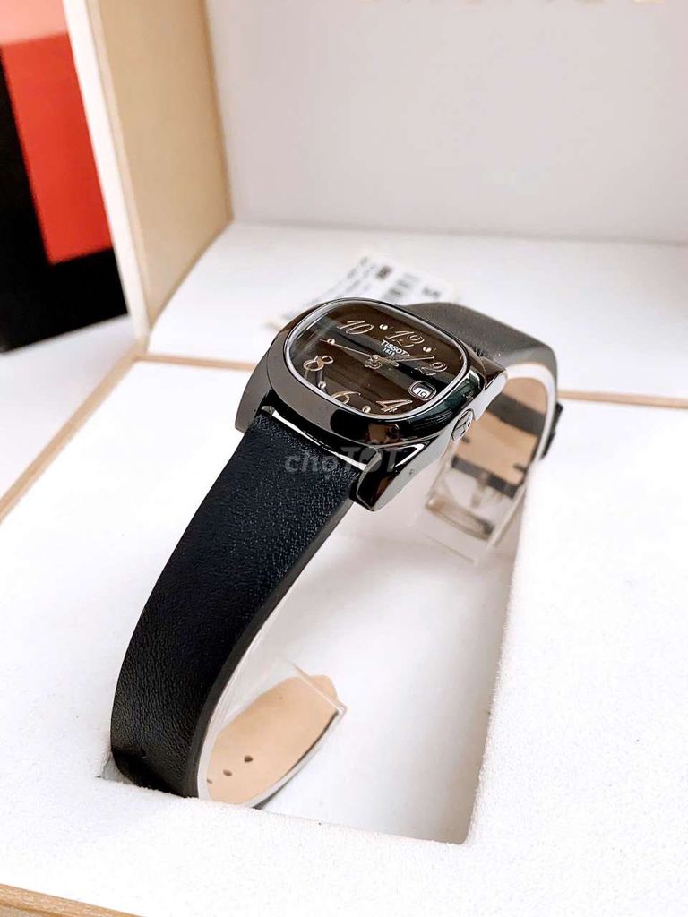 Đồng hồ đeo tay nữ dây da Tissot Thụy Sĩ new model. Mua bán Đồng hồ tại Quận Hải Châu Đà Nẵng được đăng bởi Lorencia Xách Tay hình 1