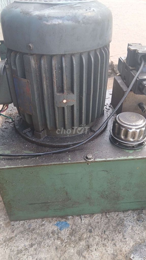 Bơm dầu thủy lực 3 HP Xám. Mua bán Đồ chuyên dụng, Giống nuôi trồng tại Thị xã Bến Cát Bình Dương được đăng bởi Vinh hình 1