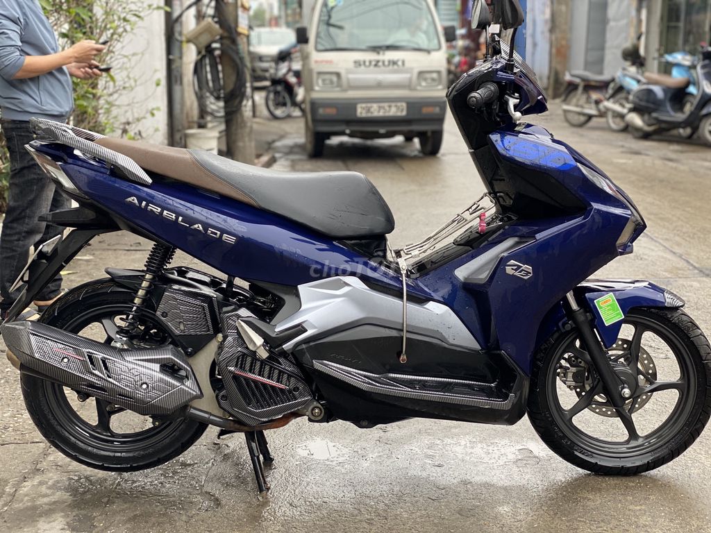 Air Blade 125Fi, 2022, xe chính chủ, xe dán nilon. Mua bán Xe máy tại Quận Nam Từ Liêm Hà Nội được đăng bởi Em Nhung hình 4
