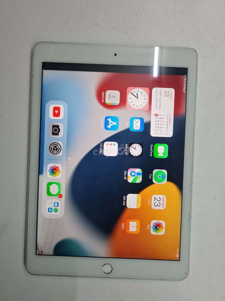 iPad Air 2 wifi 64GB cũ dùng bình thường.