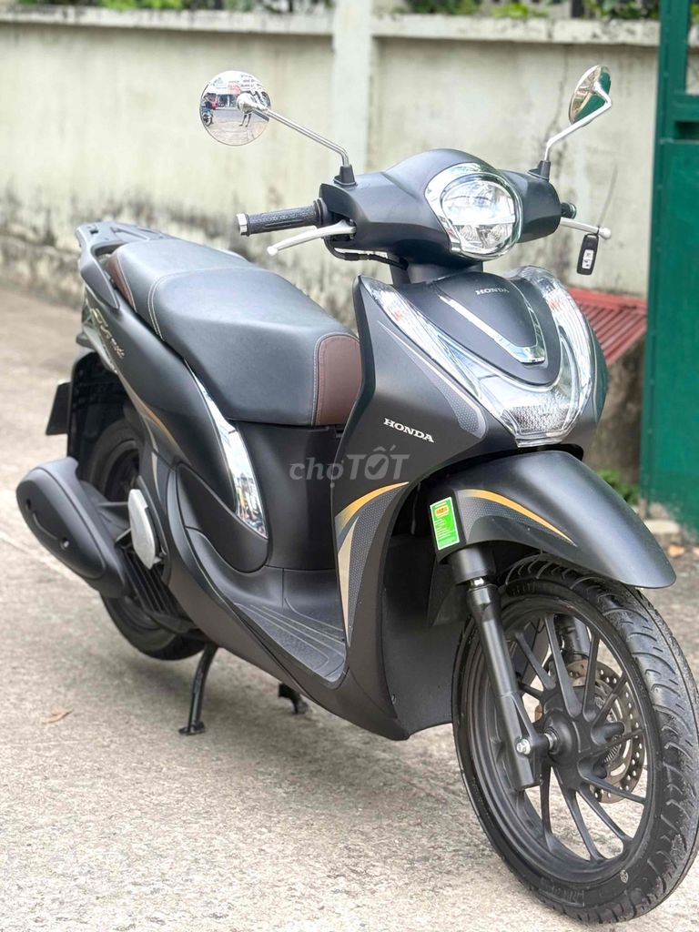 Honda SH Mode спецверсия с номерами Хошимина от собственника