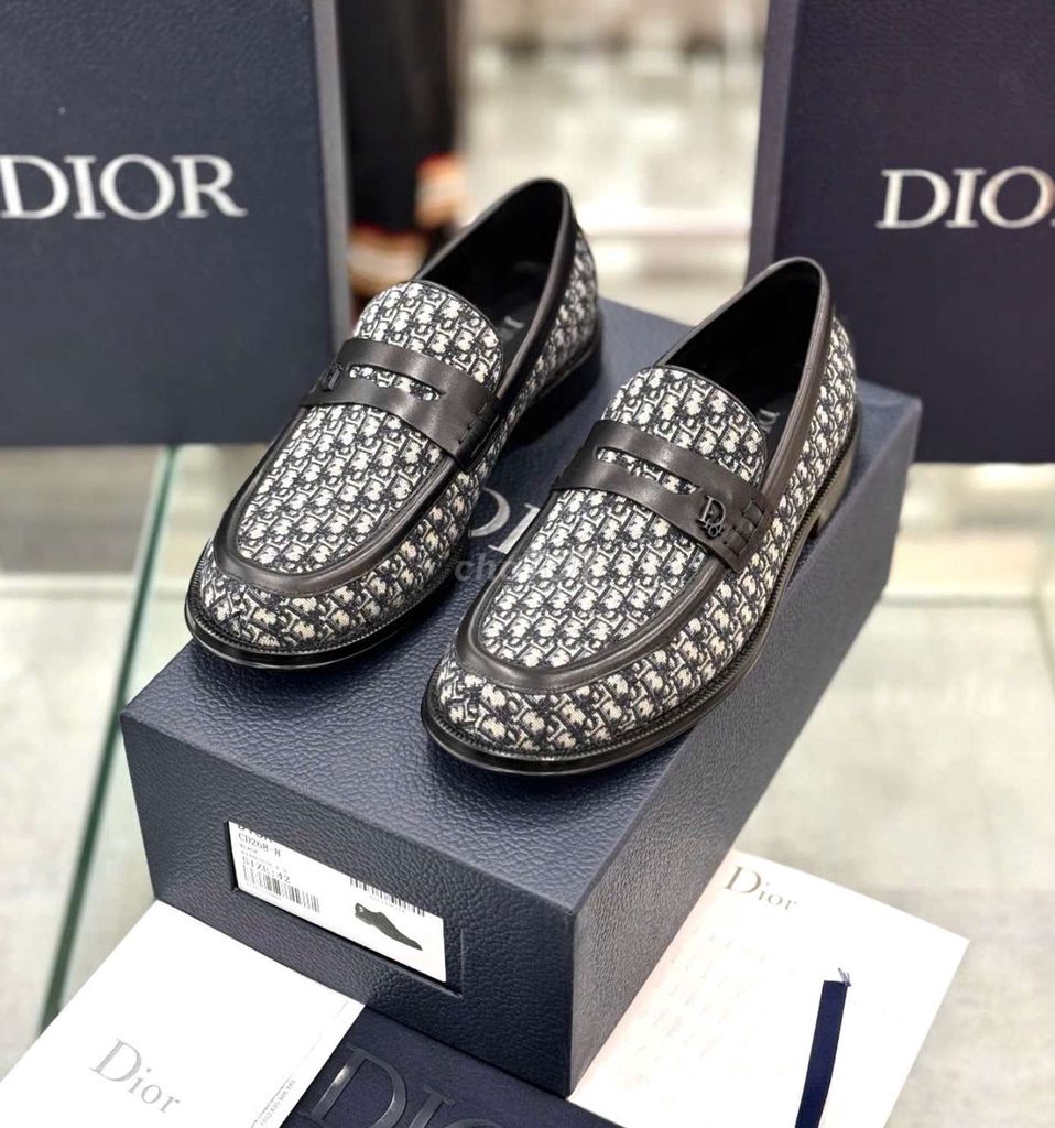 Giầy Dior sang xịn