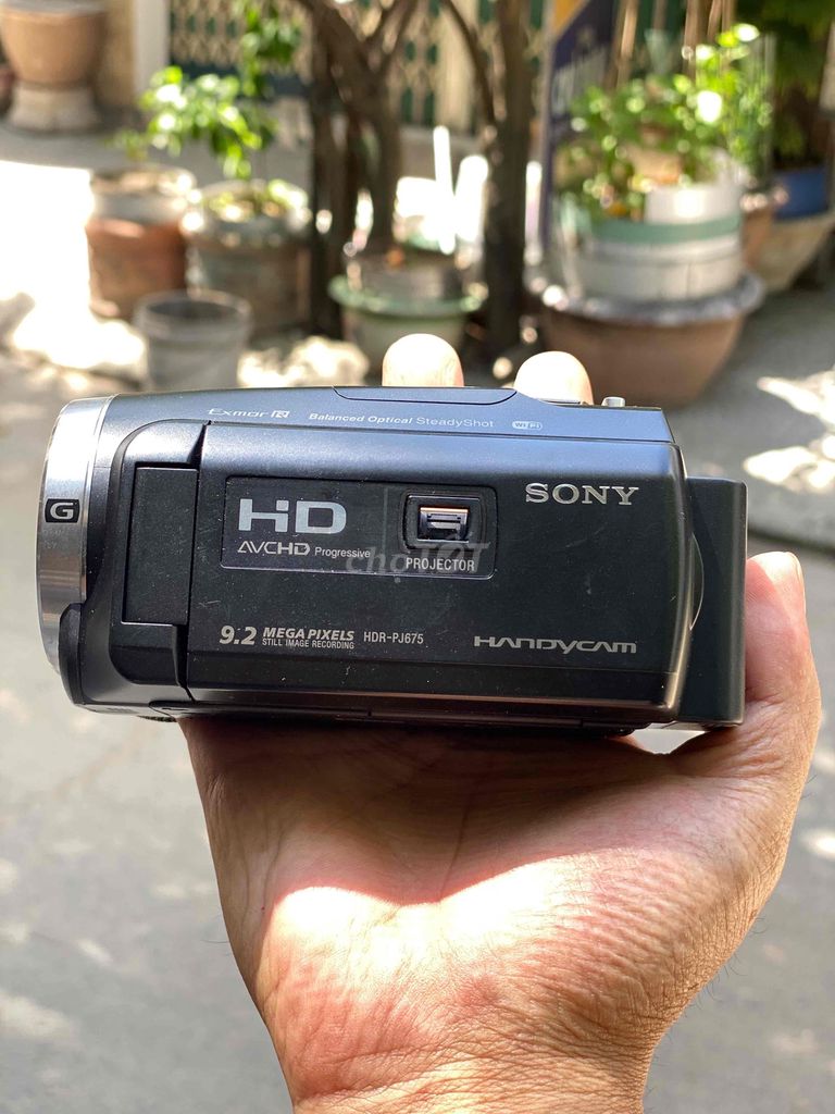 Máy quay phim Sony HDR-PJ675 Full HD 1080p. Mua bán Máy ảnh, Máy quay tại Quận Sơn Trà Đà Nẵng được đăng bởi Nguyễn Việt An hình 1