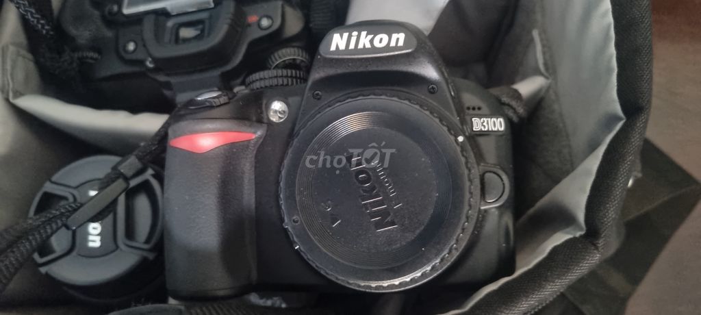 Nikon D90 và Nikon D3100 kèm 3 lens