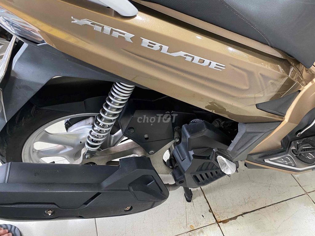 Honda Air Blade Fi 125 куб. см, 2017 г., бронзовое золото