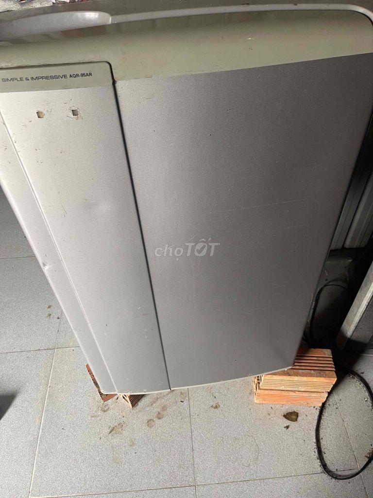 Tủ lạnh Aqua AQR-95AR 90L Xám. Mua bán Tủ lạnh tại Huyện Long Hồ Vĩnh Long được đăng bởi Tấn Phát hình 1